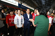 홍준표 공동선대위원장, 서울 노원병 상계중앙시장 방문 인사