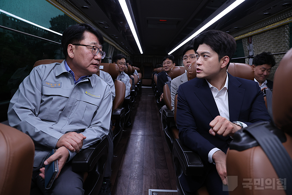 김용태 비상대책위원장, HD현대중공업 방문